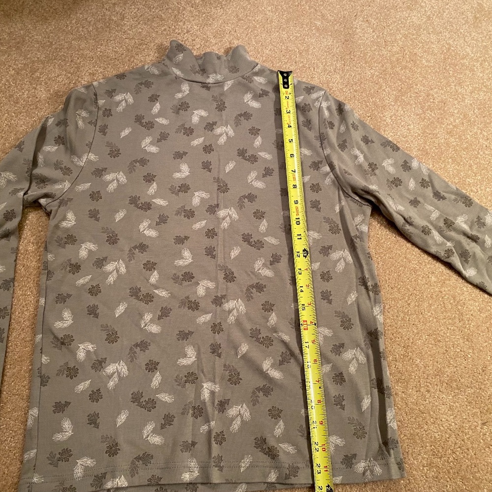 Leaves/pine needle design mock turtle neck size Petite Medium Croft & barrow